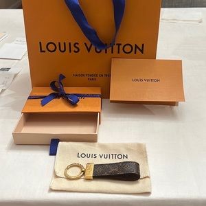 Like new
DRAGONNE KEY HOLDER purchased from LV 12/21